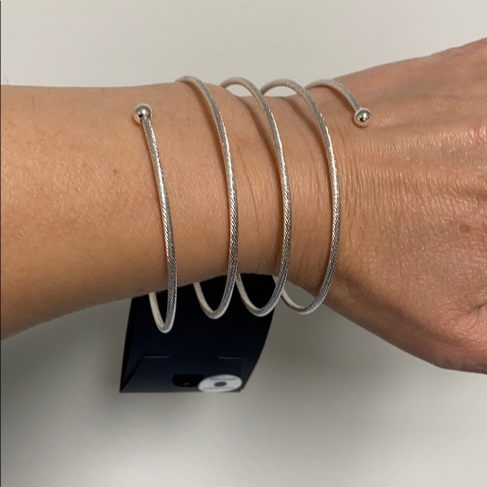 🌸2/$20🌸 Cuff-Style Bracelet - Picture 2 of 2